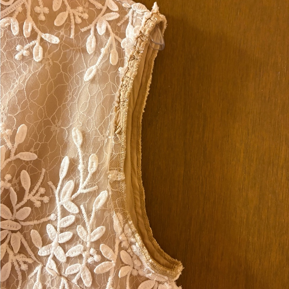 Ivy City Co. white lace flower appliqué midi dress - Picture 9 of 11